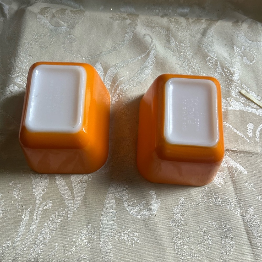 Pyrex Orange Pair of Vintage Pyrex dishes Pyrex Fridgies containers Pyrex EUC - Picture 8 of 11